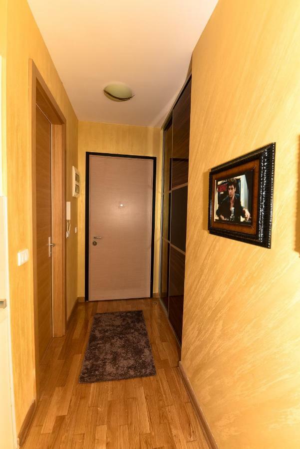 Apartment Godfather *